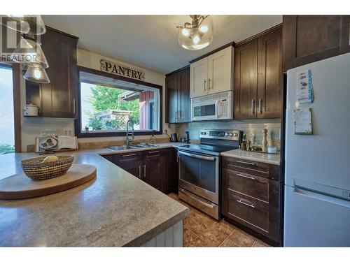 10617 81St Street, Osoyoos, BC - Indoor Photo Showing Kitchen With Double Sink