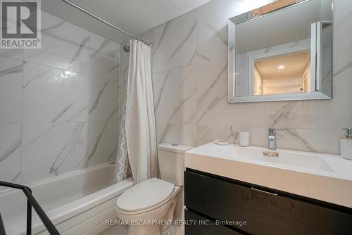 1506 - 120 Duke Street, Hamilton, ON - Indoor Photo Showing Bathroom