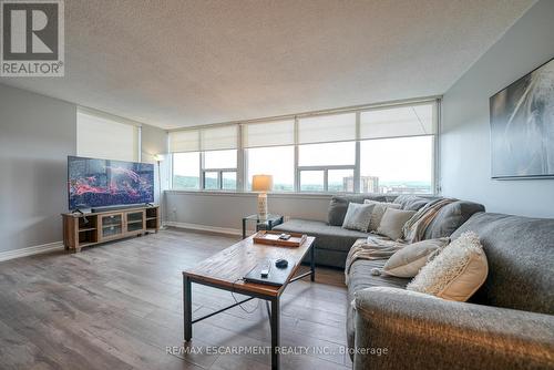 1506 - 120 Duke Street, Hamilton, ON - Indoor Photo Showing Living Room