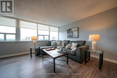 1506 - 120 Duke Street, Hamilton, ON - Indoor Photo Showing Living Room