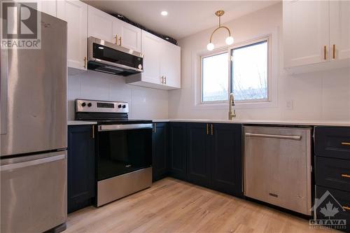 77 Foxfield Drive Unit#C, Ottawa, ON - Indoor Photo Showing Kitchen With Stainless Steel Kitchen