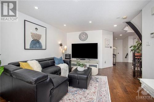 2087 Assomption Street, Ottawa, ON - Indoor Photo Showing Living Room