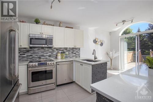 2087 Assomption Street, Ottawa, ON - Indoor Photo Showing Kitchen With Double Sink With Upgraded Kitchen