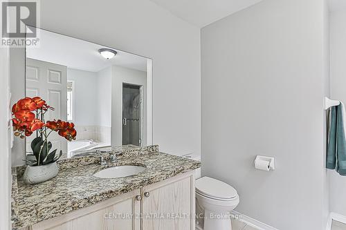 316 Drummond Drive, Vaughan (Maple), ON - Indoor Photo Showing Bathroom