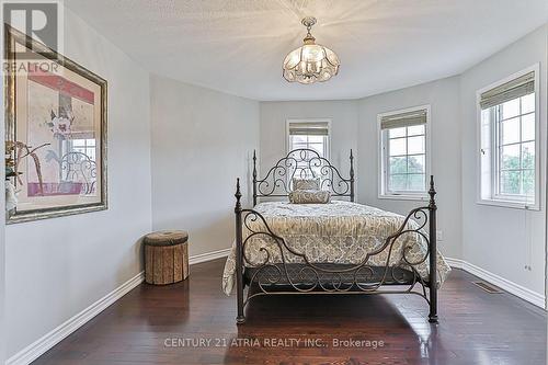 316 Drummond Drive, Vaughan (Maple), ON - Indoor Photo Showing Bedroom