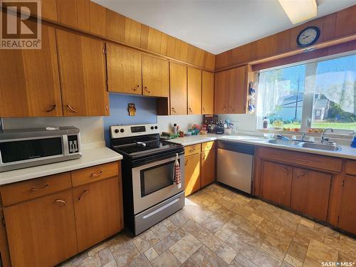 610 Wolseley Avenue, Grenfell, SK - Indoor Photo Showing Kitchen With Double Sink