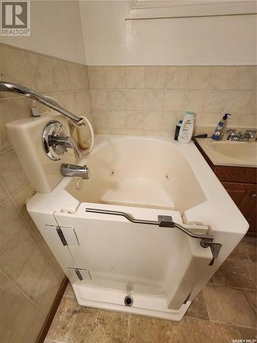 610 Wolseley Avenue, Grenfell, SK - Indoor Photo Showing Bathroom