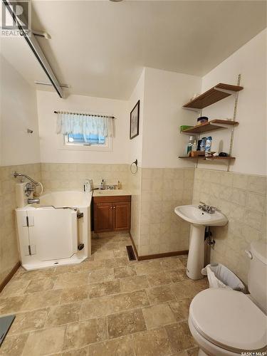 610 Wolseley Avenue, Grenfell, SK - Indoor Photo Showing Bathroom