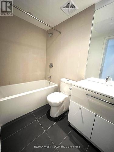 1106 - 15 Grenville Street, Toronto (Bay Street Corridor), ON - Indoor Photo Showing Bathroom