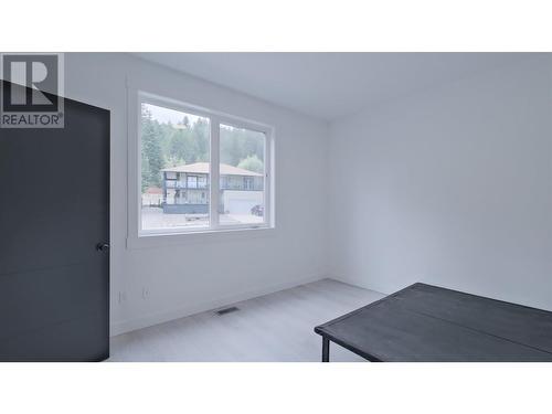 10727 Pinecrest Road, Vernon, BC - Indoor Photo Showing Other Room