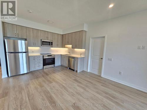 312 - 385 Arctic Red Drive, Oshawa, ON - Indoor Photo Showing Kitchen