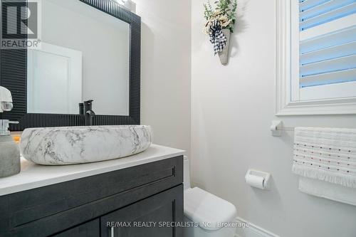 70 Leparc Road, Brampton (Vales Of Castlemore North), ON - Indoor Photo Showing Bathroom