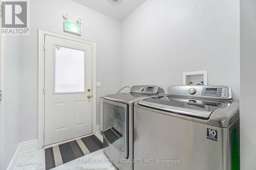 70 Leparc Road, Brampton (Vales Of Castlemore North), ON - Indoor Photo Showing Laundry Room