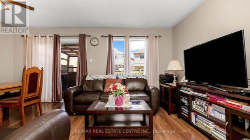 19 Dunlop Court, Brampton (Fletcher'S Meadow), ON - Indoor Photo Showing Other Room