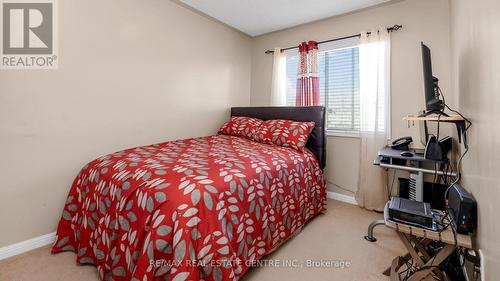 19 Dunlop Court, Brampton (Fletcher'S Meadow), ON - Indoor Photo Showing Bedroom