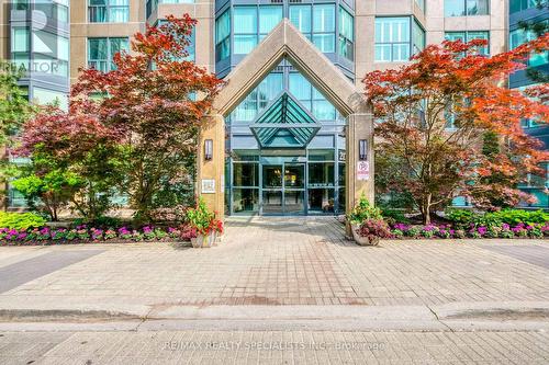 404 - 2177 Burnhamthorpe Road W, Mississauga (Erin Mills), ON - Outdoor With Facade