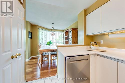 404 - 2177 Burnhamthorpe Road W, Mississauga, ON - Indoor Photo Showing Kitchen