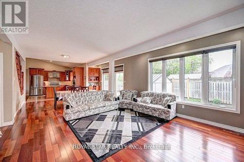 89 Finch Avenue, Woodstock, ON - Indoor Photo Showing Living Room