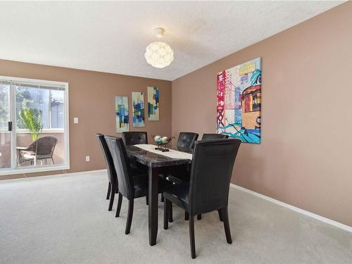 329-40 Gorge Rd West, Saanich, BC - Indoor Photo Showing Dining Room