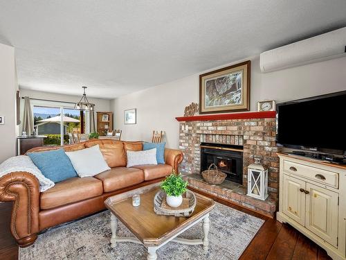 489 Warder Cres, Qualicum Beach, BC 