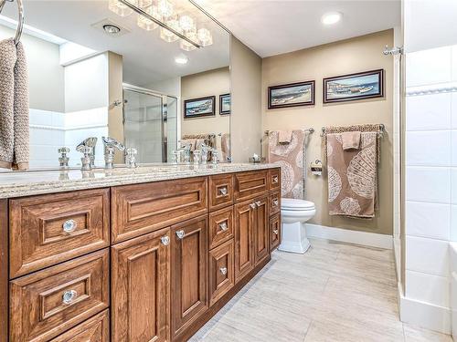 703-540 Stewart Ave, Nanaimo, BC - Indoor Photo Showing Bathroom