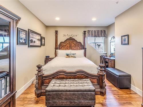 703-540 Stewart Ave, Nanaimo, BC - Indoor Photo Showing Bedroom