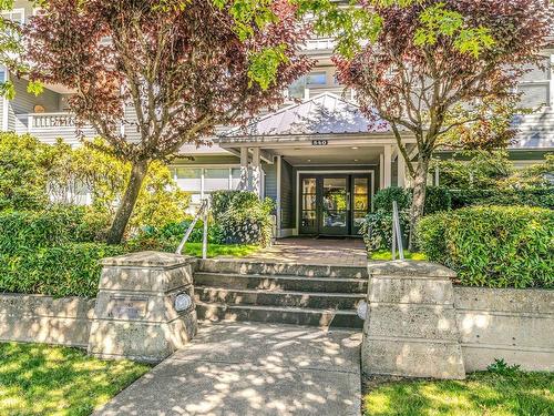 703-540 Stewart Ave, Nanaimo, BC - Outdoor