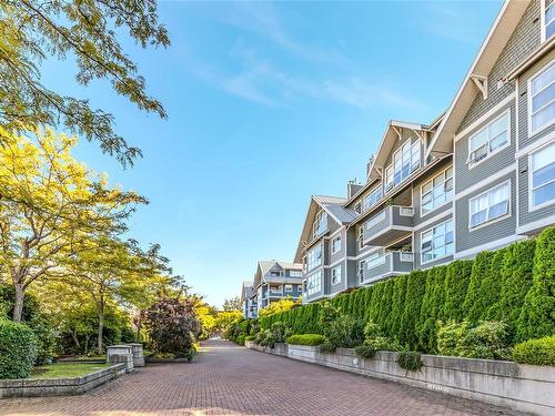 703-540 Stewart Ave, Nanaimo, BC - Outdoor