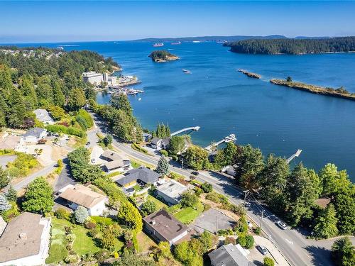 3067 Hammond Bay Rd, Nanaimo, BC 