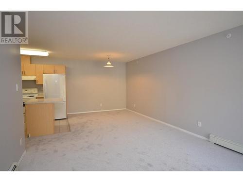 4900 Okanagan Avenue Unit# 414, Vernon, BC - Indoor Photo Showing Kitchen