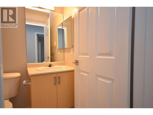 4900 Okanagan Avenue Unit# 414, Vernon, BC - Indoor Photo Showing Bathroom