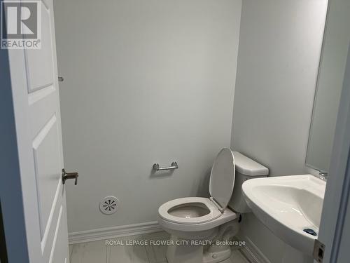 564 Bellflower Court N, Milton (Walker), ON - Indoor Photo Showing Bathroom