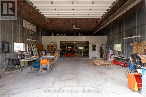 333424 Concession Rd 1 Road, West Grey, ON - Indoor Photo Showing Garage