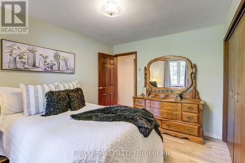 333424 Concession Rd 1 Road, West Grey, ON - Indoor Photo Showing Bedroom