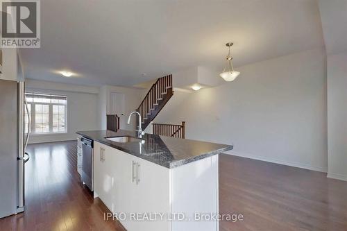 11 Porcelain Way, Whitby (Rolling Acres), ON - Indoor Photo Showing Kitchen