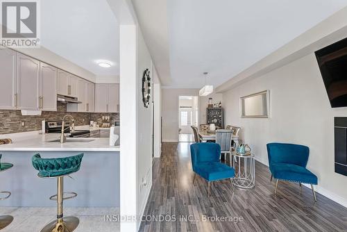 51 Selby Crescent, Bradford West Gwillimbury (Bradford), ON - Indoor Photo Showing Kitchen