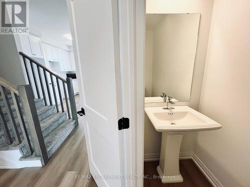 90 - 55 Tom Brown Drive, Brant (Paris), ON - Indoor Photo Showing Bathroom