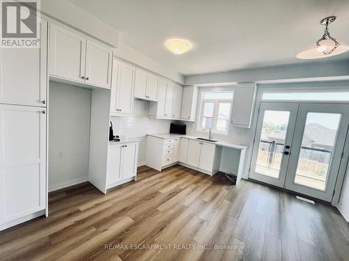 90 - 55 Tom Brown Drive, Brant (Paris), ON - Indoor Photo Showing Kitchen