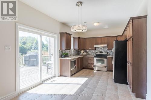 553 Carriage Lane, Peterborough, ON - Indoor Photo Showing Kitchen