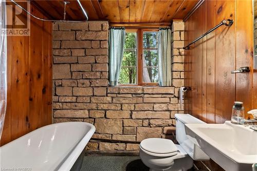 Main 4 Piece Bathroom with Claw Foot Tub - 204 Victoria Street, Inverhuron, ON - Indoor Photo Showing Bathroom