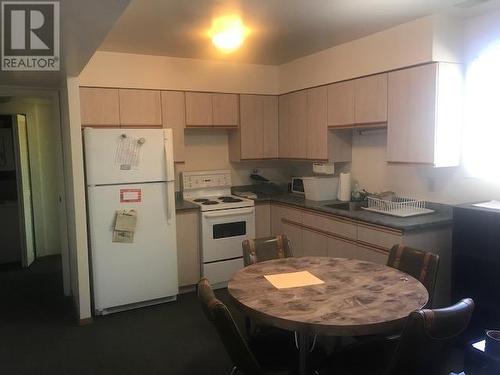 4856 Sanderson Road, Texada Island, BC - Indoor Photo Showing Kitchen