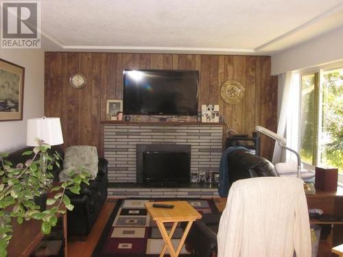 4856 Sanderson Road, Texada Island, BC - Indoor Photo Showing Living Room With Fireplace