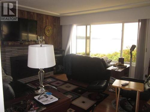 4856 Sanderson Road, Texada Island, BC - Indoor Photo Showing Living Room