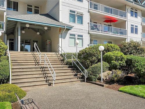 328-390 Island Hwy South, Campbell River, BC - Outdoor With Balcony