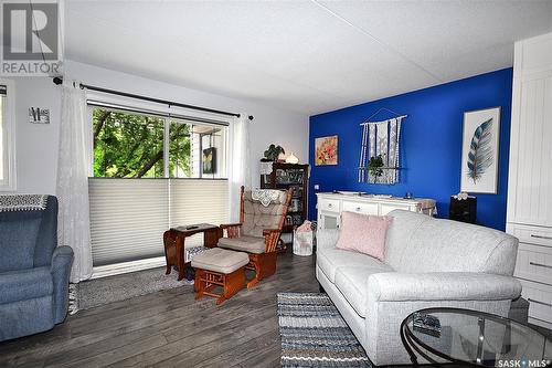 202 1 26Th Street E, Prince Albert, SK - Indoor Photo Showing Living Room