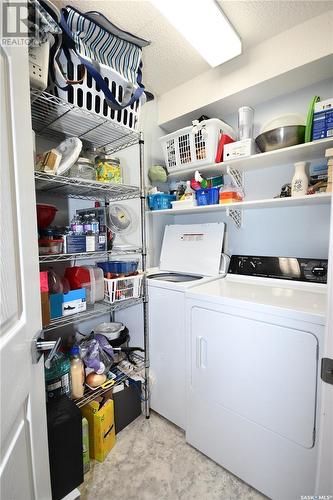 202 1 26Th Street E, Prince Albert, SK - Indoor Photo Showing Laundry Room