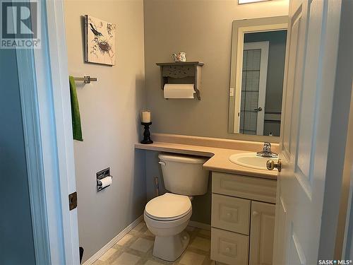 202 1 26Th Street E, Prince Albert, SK - Indoor Photo Showing Bathroom