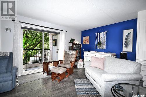 202 1 26Th Street E, Prince Albert, SK - Indoor Photo Showing Living Room