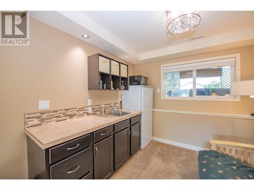 2444 14 Street, Vernon, BC - Indoor Photo Showing Kitchen