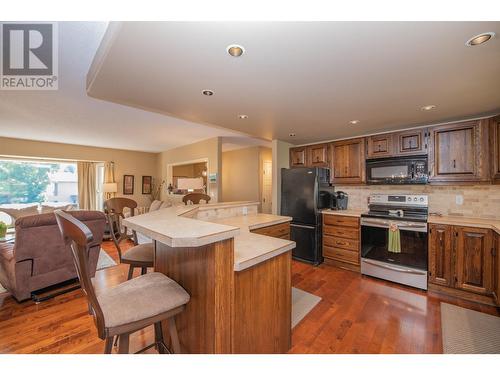 2444 14 Street, Vernon, BC - Indoor Photo Showing Kitchen